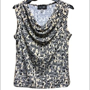 EUC Black Label Sleeveless Patterned Blouse